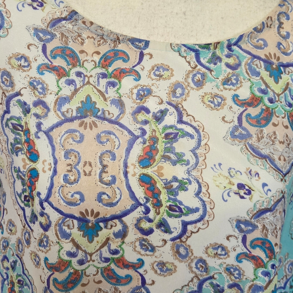 Lady Noiz Aqua and Cream Paisley Crochet-Sleeve Tunic - Picture 3 of 5